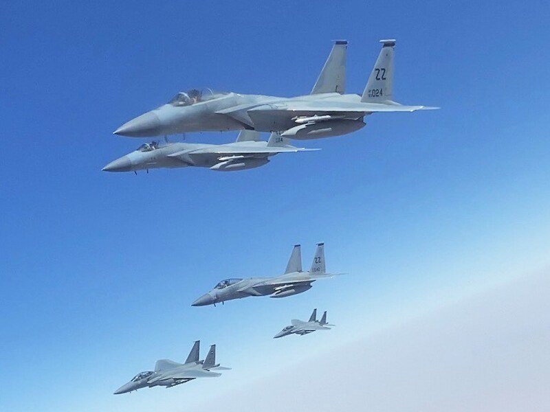 Los hutíes anuncian un ataque con misiles y sistemas no tripulados contra una base aérea de Arabia Saudita