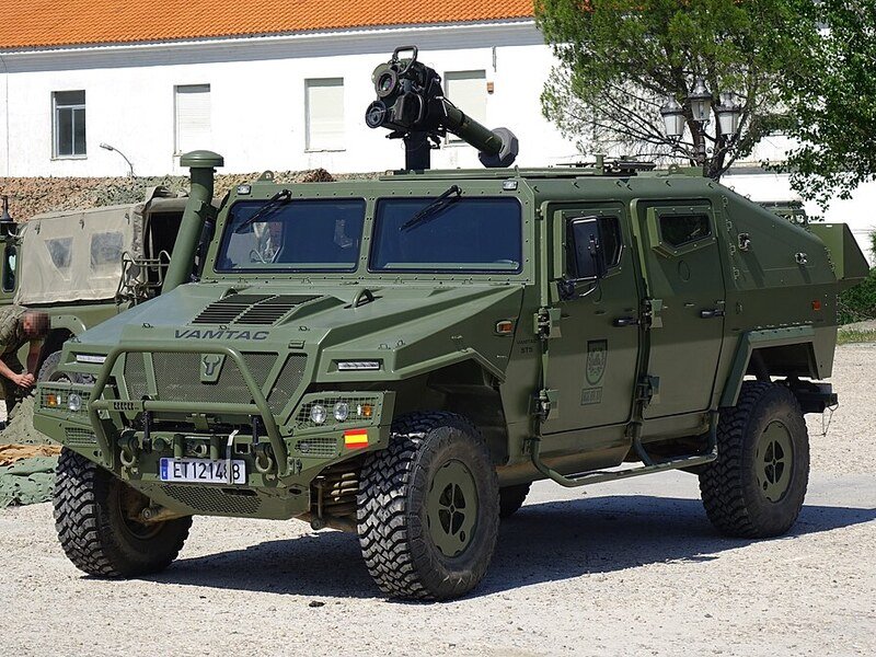 Portugal acuerda con España la adquisición de 75 vehículos blindados VAMTAC