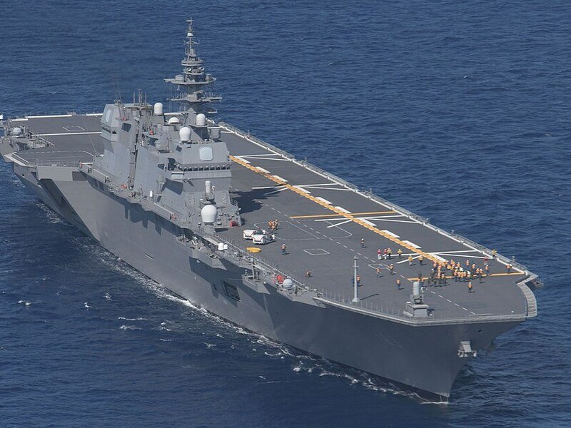 Japón prevé nuevos buques, submarinos y sistemas de largo alcance para 2027