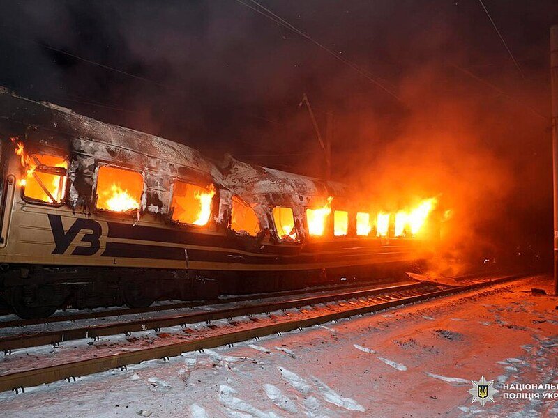 Ataque ruso contra infraestructura ferroviaria alcanza un convoy próximo a la frontera con Polonia
