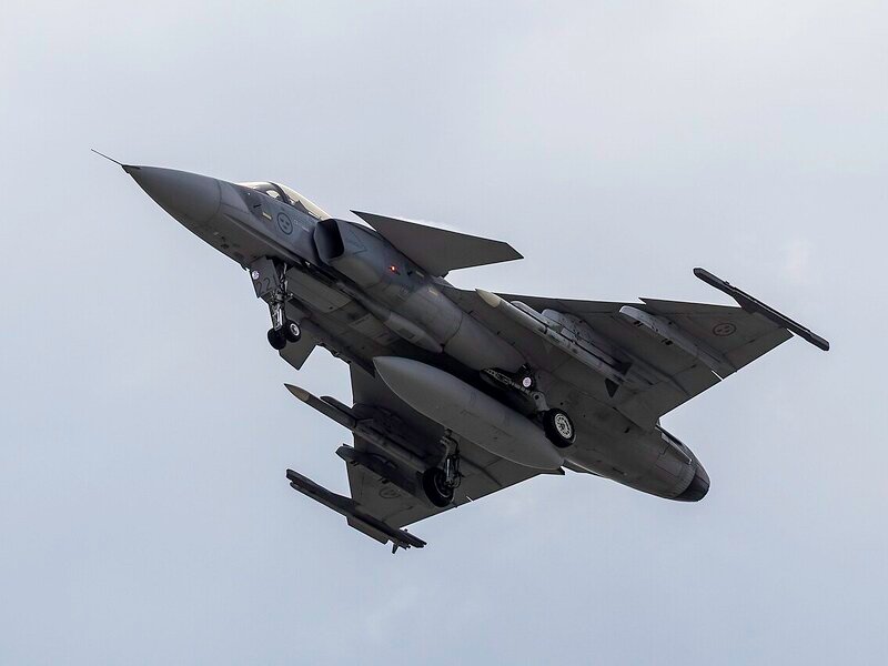 Ucrania y Suecia formalizan acuerdo para adquisición y transferencia de cazas Gripen E