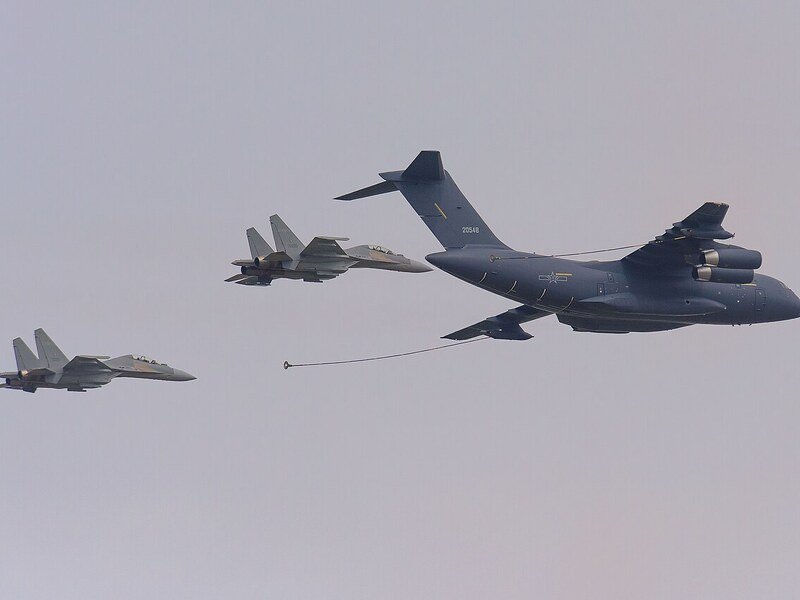 Rusia y China ejecutan patrulla aérea combinada