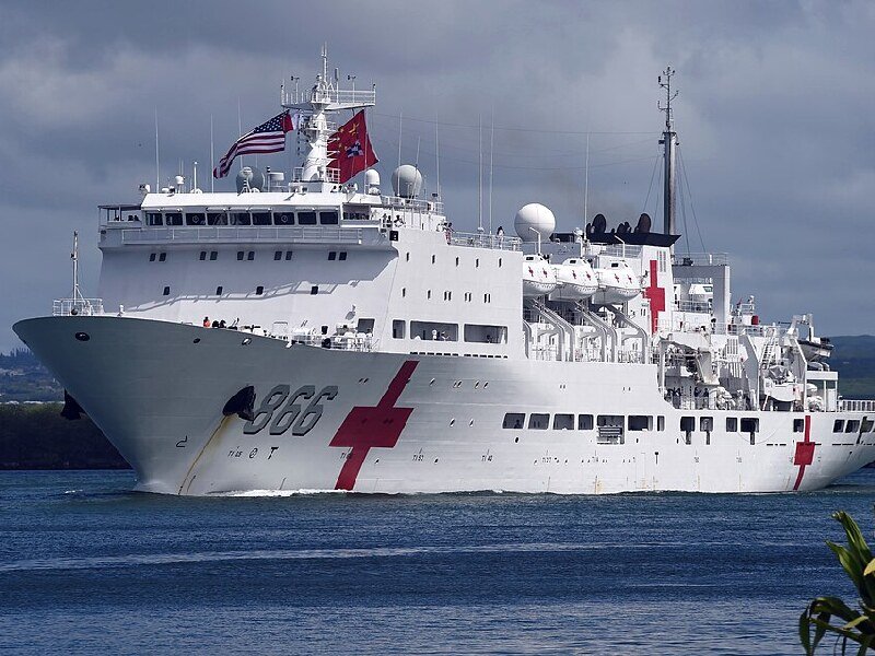 Buque hospital chino en Pearl Harbor.