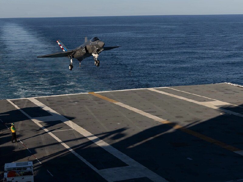 Primera recuperación del F-35C a bordo del portaaviones John F. Kennedy, el 13 de octubre.