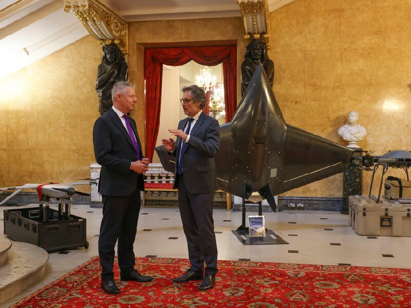El ministro de Preparación para la Defensa e Industria, Luke Pollard, y el secretario de Estado alemán de Armamento, Innovación y Ciberasuntos, Jens Plötner.