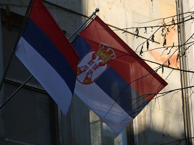 Bandera de Serbia.