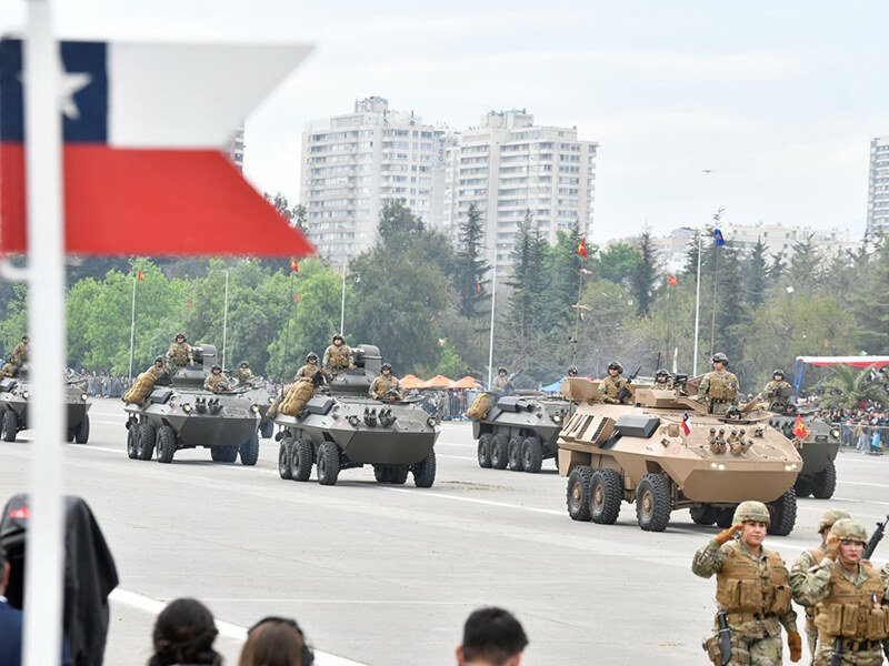 Efectivos del Ejército de Chile en desfile