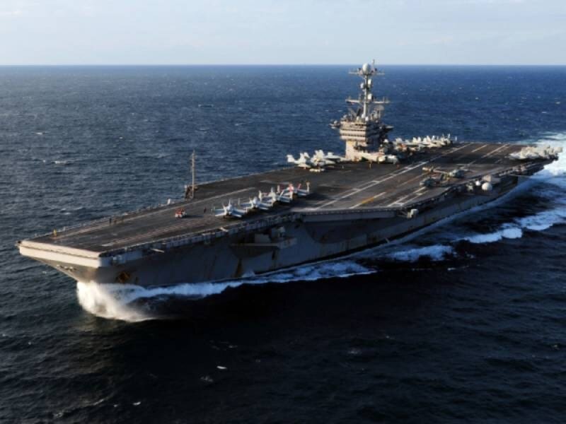 El portaaviones USS George Washington en el mar de China Oriental, durante el ejercicio Keen Sword de 2010.