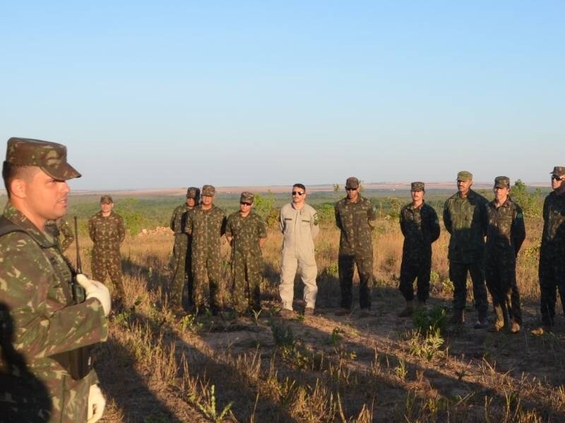Sargentos del Ejército de Brasil durante la instrucción del Curso Avanzado de Artillería de Misiles y Cohetes