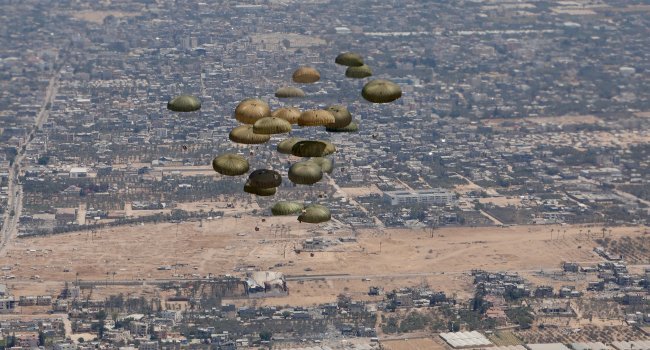 Ejército del aire de España concluye el lanzamiento de ayuda humanitaria a Gaza
