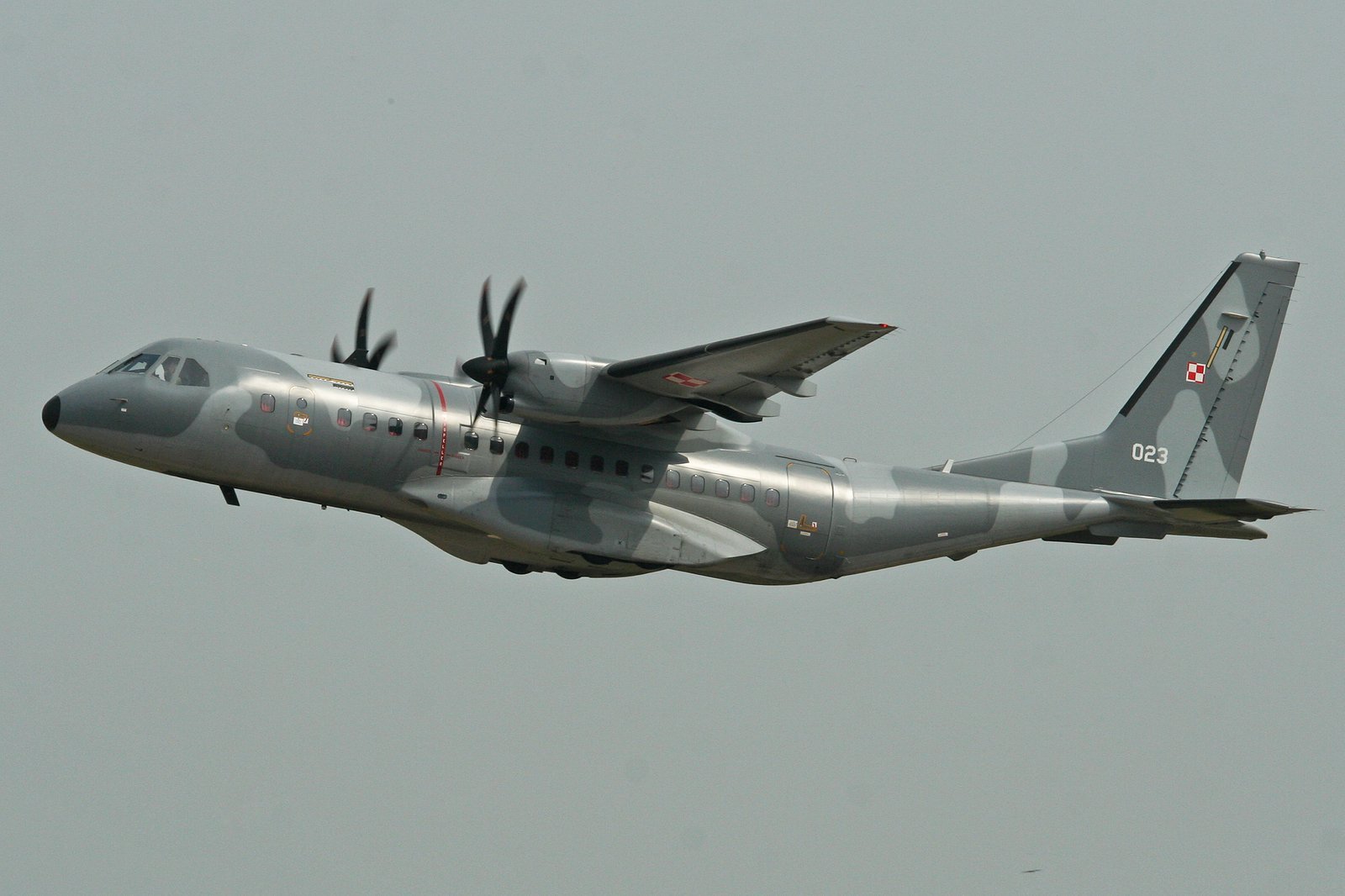 Ecuador reincorpora un C-295M para transporte táctico