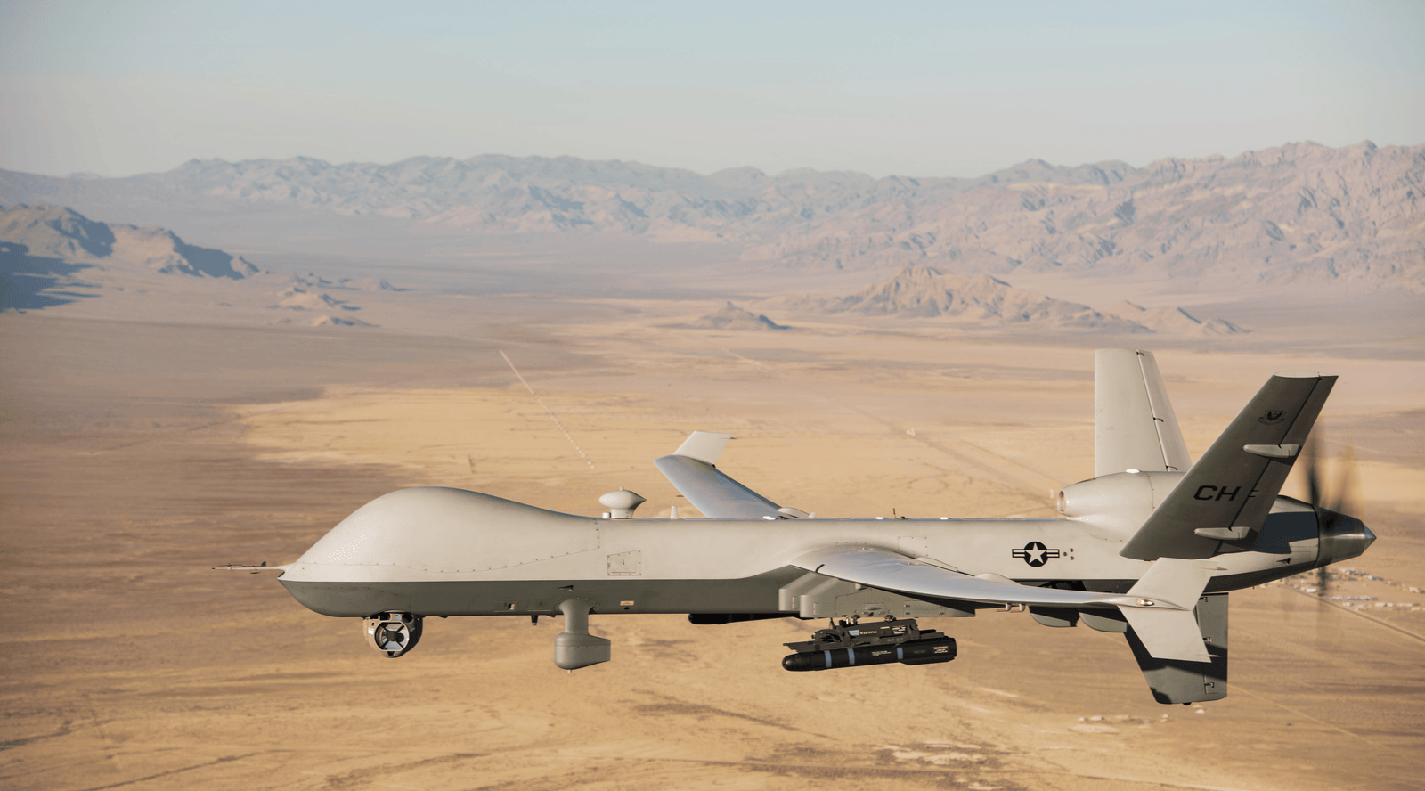 Estados Unidos entrena VANT cazador de gran tamaño contra objetivos de baja cota